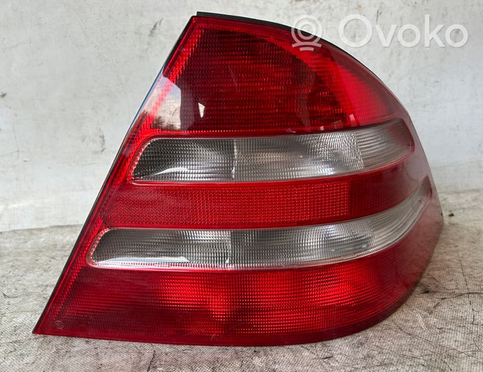 Mercedes-Benz S W220 Rear/tail lights A2208200264