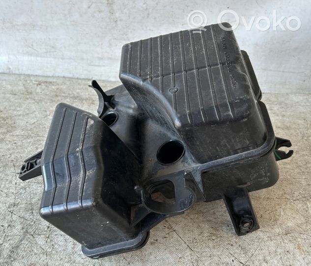 Honda Civic Air filter box RFPC6