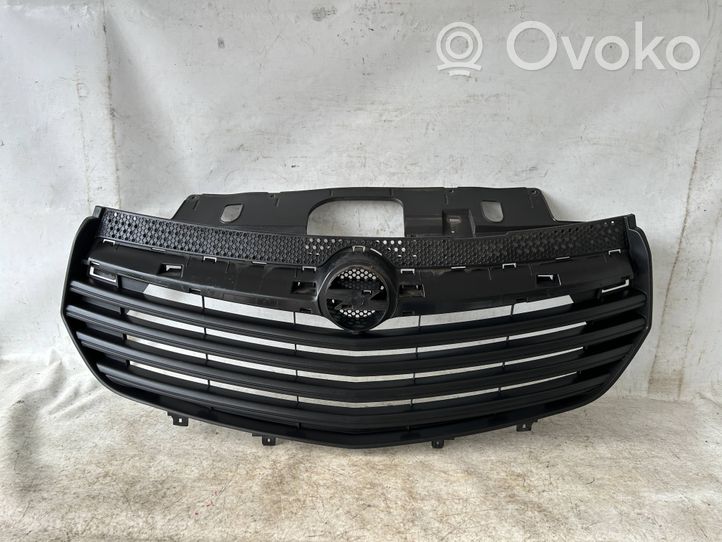 Opel Vivaro Front bumper upper radiator grill 69889896