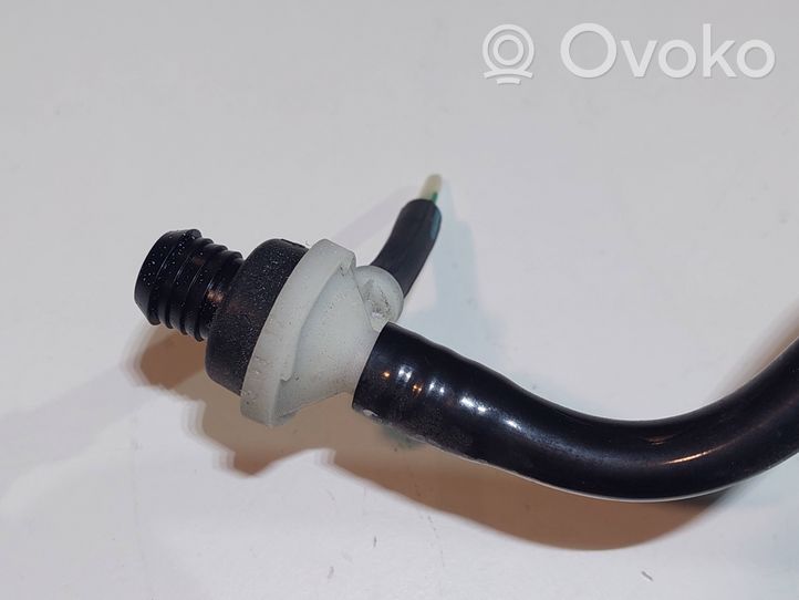 Mercedes-Benz C W204 Tuyau sous vide A2044305129