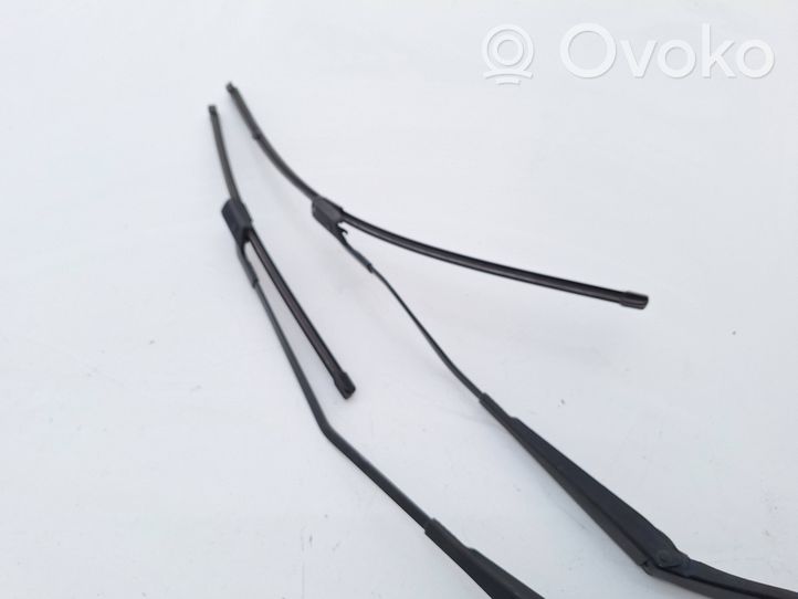 Volvo V40 Cross country Windshield/front glass wiper blade 31276060