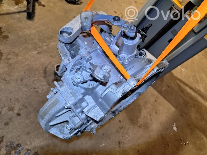 Opel Astra J Scatola del cambio manuale a 6 velocità 55575539