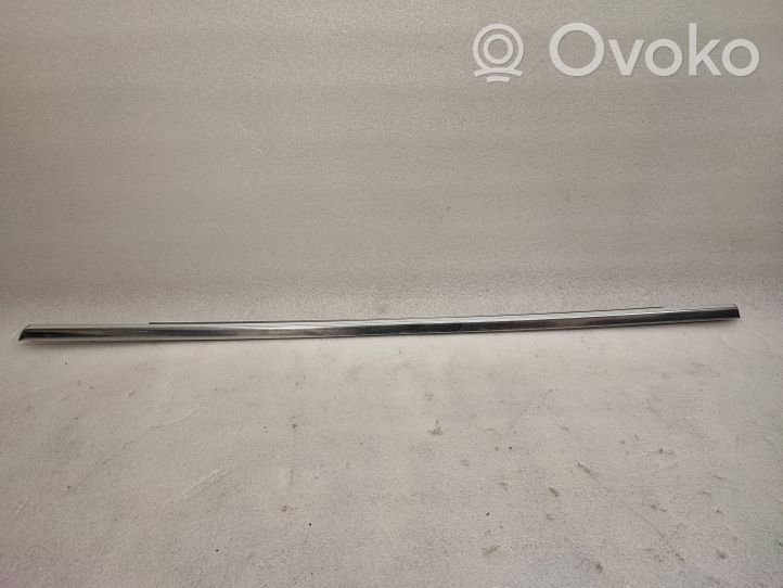 Volvo XC60 Listwa / Uszczelka szyby drzwi tylnych 31371114