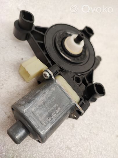 Porsche Macan Front door window regulator motor 5Q0959801A