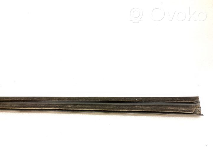 BMW 4 G22 G23 G24 G26 Moulure de vitre de la porte avant 748275007