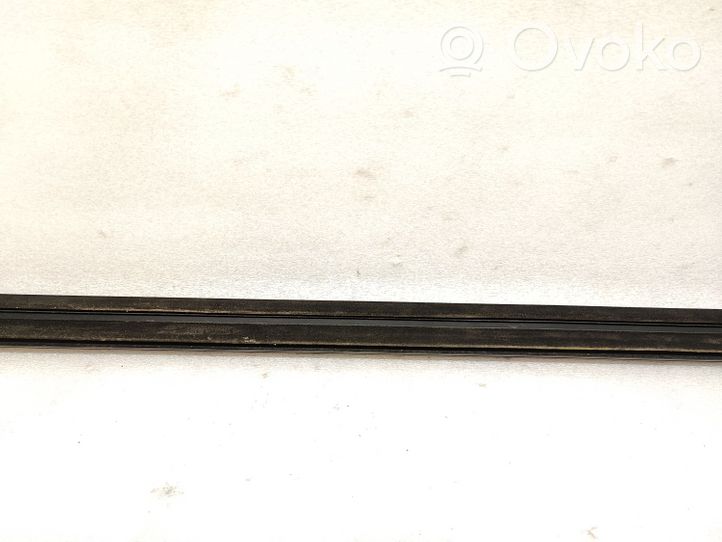 BMW 4 G22 G23 G24 G26 Moulure de vitre de la porte avant 748275007