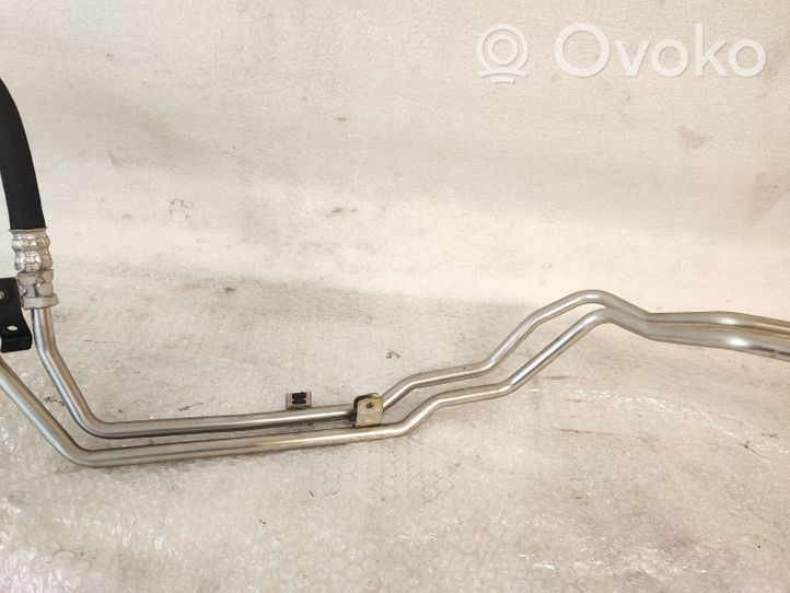 Porsche Macan Tubo flessibile del radiatore dell’olio del cambio 95B317355