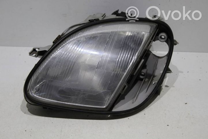 Mercedes-Benz SLK R170 Lampa przednia A1708202361