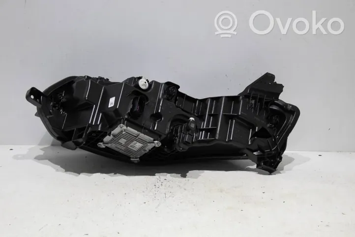 Renault Megane E-Tech Lampa przednia 260104574R