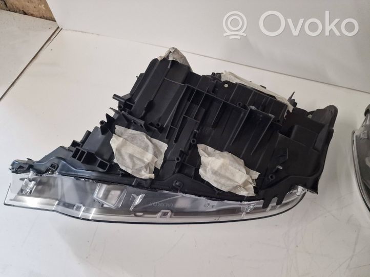 BMW 3 F30 F35 F31 Priekinių žibintų komplektas 63117259526