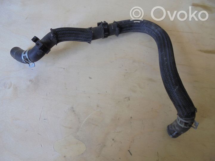 Toyota RAV 4 (XA40) Tuyau de liquide de refroidissement moteur 