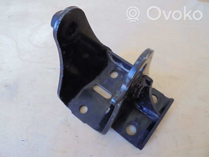 Toyota RAV 4 (XA40) Supporto di montaggio scatola del cambio 