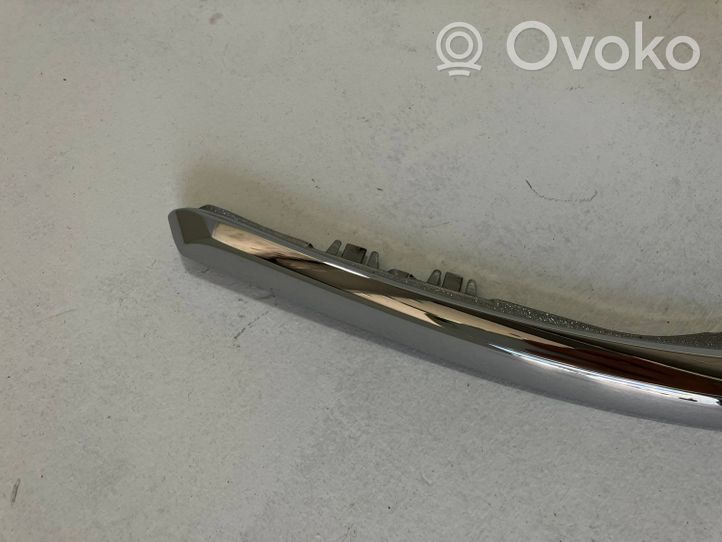 Toyota Auris E180 Rivestimento sotto il faro/fanale 