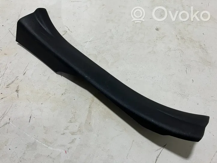 Toyota Auris E180 Takaoven kynnyksen suojalista 6791702300