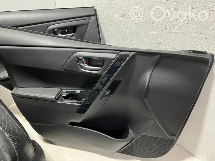 Toyota Auris E180 Seat set 