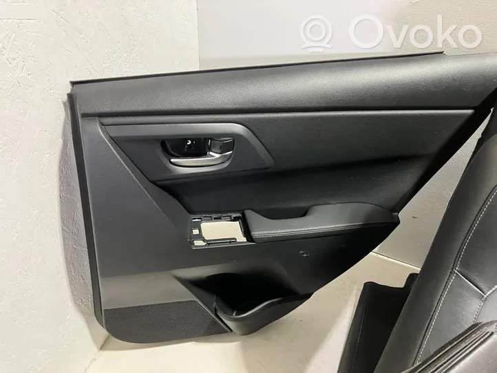 Toyota Auris E180 Seat set 