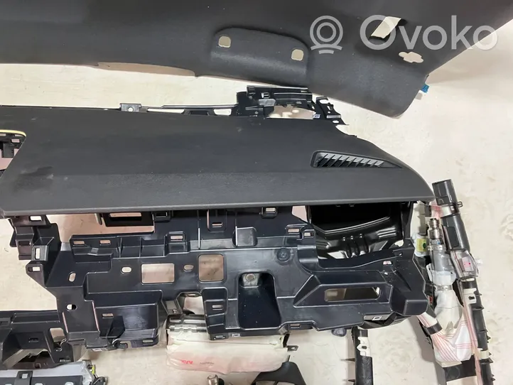 Toyota Corolla E210 E21 Oro pagalvių komplektas 