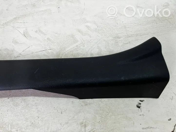 Toyota Auris E180 Takaoven kynnyksen suojalista 6791802300