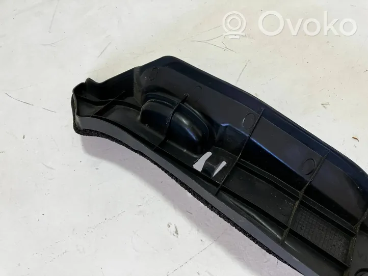 Toyota Auris E180 Supporto/guarnizione in poliuretano espanso del parafango 5382702170