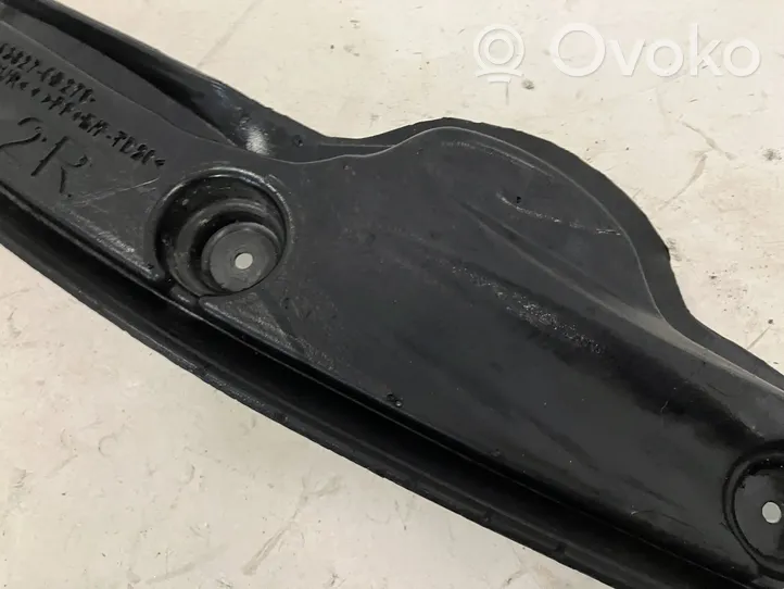 Toyota Yaris Supporto/guarnizione in poliuretano espanso del parafango 538270D270