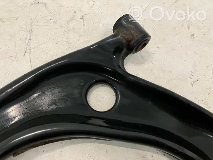 Toyota Yaris Triangle bras de suspension inférieur avant 