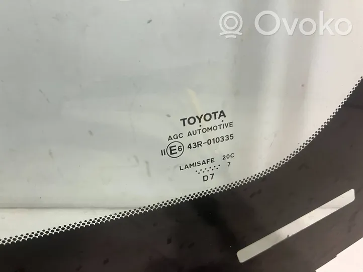 Toyota C-HR Переднее стекло 