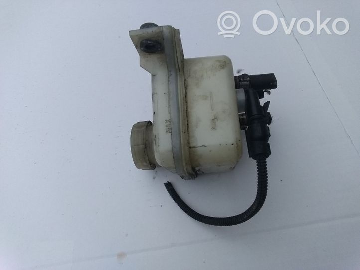 Alfa Romeo GT Brake fluid reservoir 