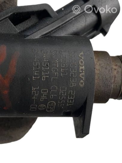 Volvo V40 Injecteur de carburant 31303238