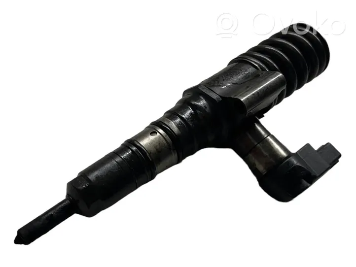 Volkswagen PASSAT B6 Injecteur de carburant 03G130073S