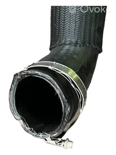 Peugeot 3008 II Tube d'admission de tuyau de refroidisseur intermédiaire 9815433680