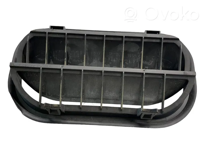 Volkswagen Golf VII Quarter panel pressure vent 6R0819465