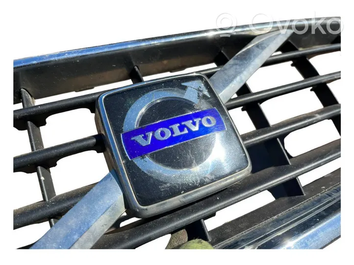 Volvo V50 Etupuskurin alempi jäähdytinsäleikkö 30744914