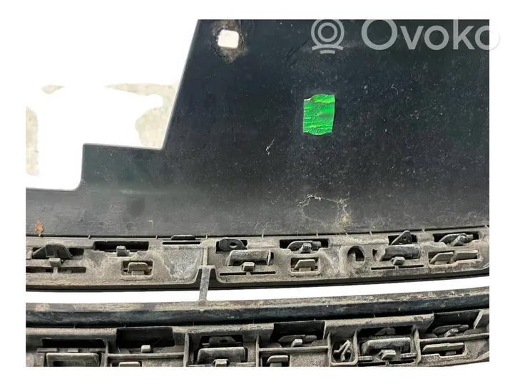 Volkswagen PASSAT B7 Maskownica / Grill / Atrapa górna chłodnicy 3AA853651