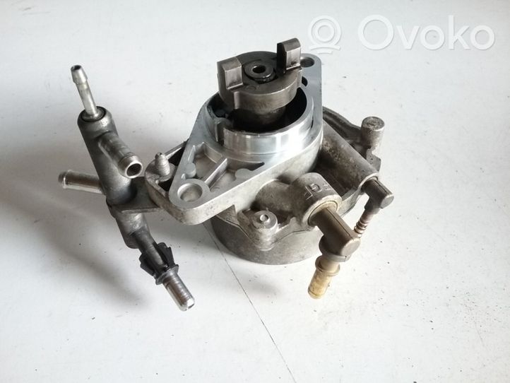 Opel Astra H Vacuum pump 