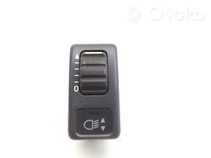 Volvo S70  V70  V70 XC Headlight level height control switch 9162950