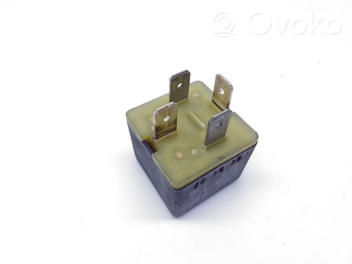 Audi A4 S4 B5 8D Other relay 431951253H