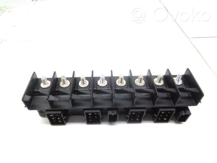 Audi A4 S4 B5 8D Module de fusibles 4A0941822