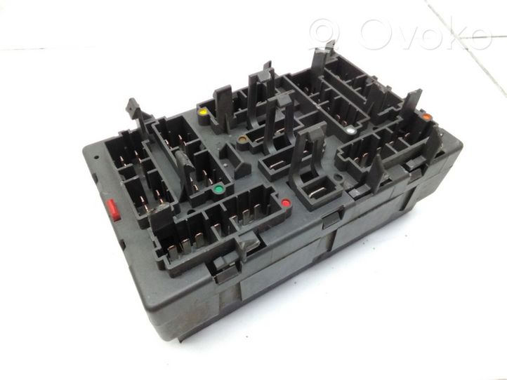 Peugeot 607 Module de fusibles 9453478380