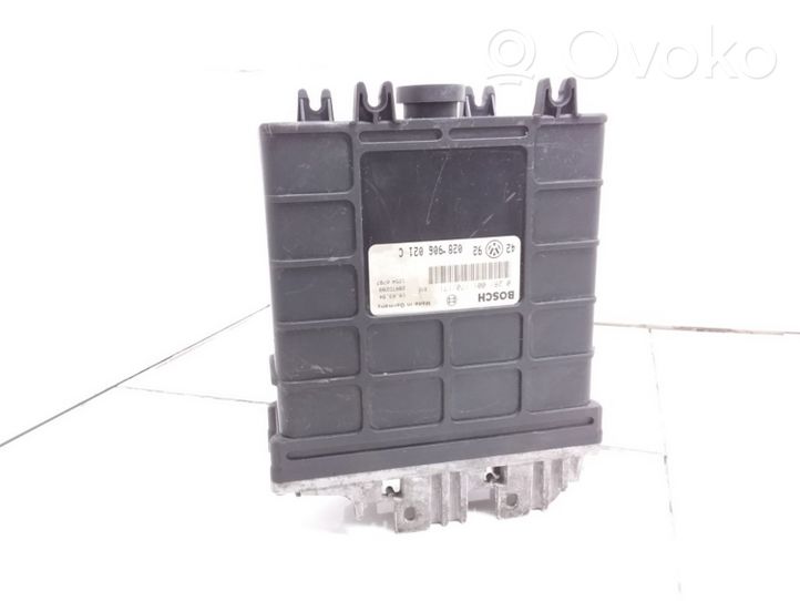 Volkswagen Golf III Calculateur moteur ECU 0281001170