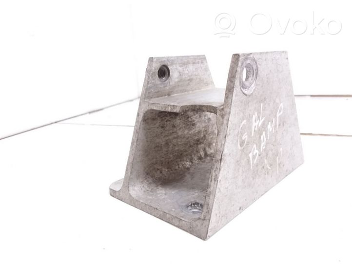 Audi A2 Soporte de montaje del parachoques trasero 8Z0807554