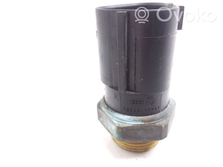 Audi A3 S3 8L Sonde de température de liquide de refroidissement 1J0959481A