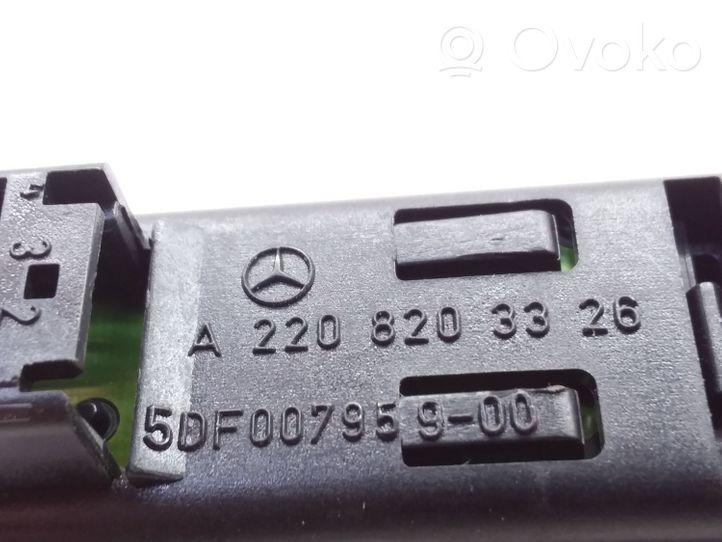 Mercedes-Benz S W220 Czujnik nasłonecznienia A2208203326