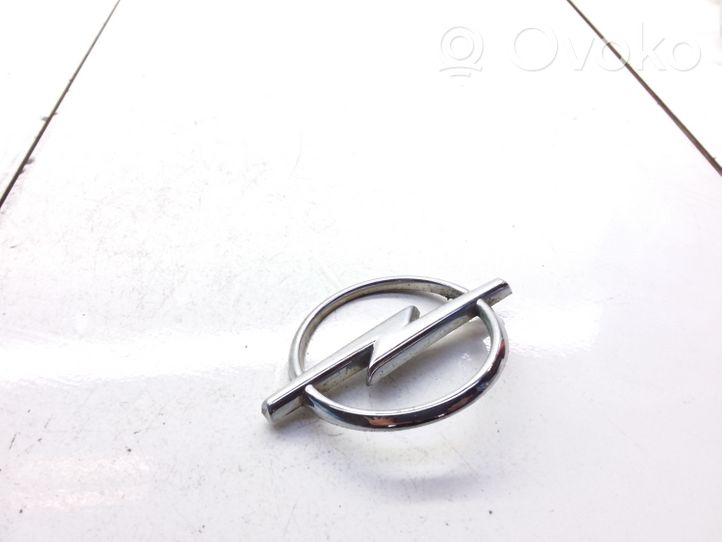 Opel Vectra B Emblemat / Znaczek tylny / Litery modelu 90505733