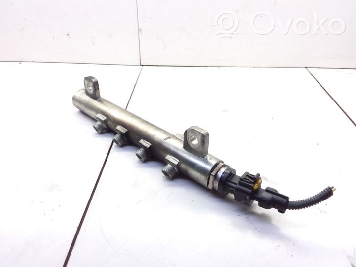 Saab 9-3 Ver2 Listwa wtryskowa 55213269