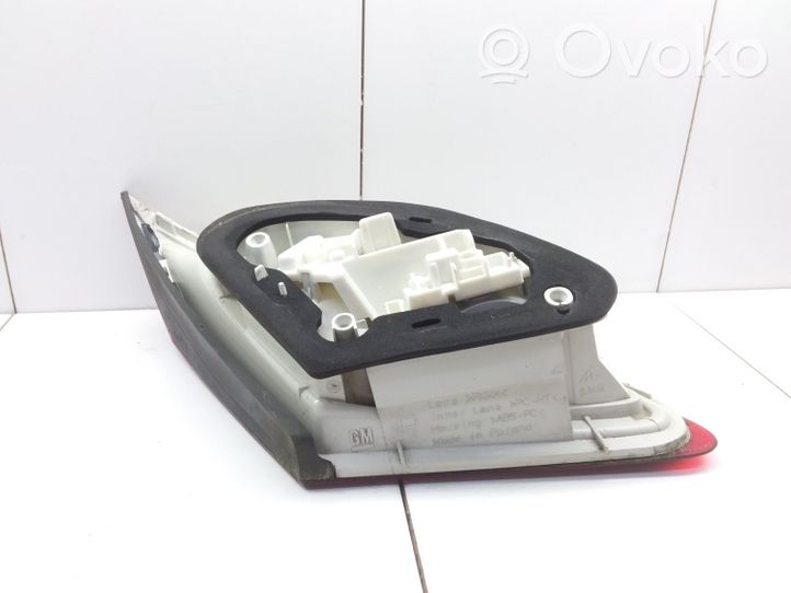 Opel Astra J Luci posteriori del portellone del bagagliaio 13306462