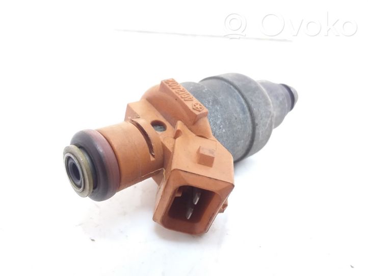 Chrysler Grand Voyager III Injecteur de carburant 4612402