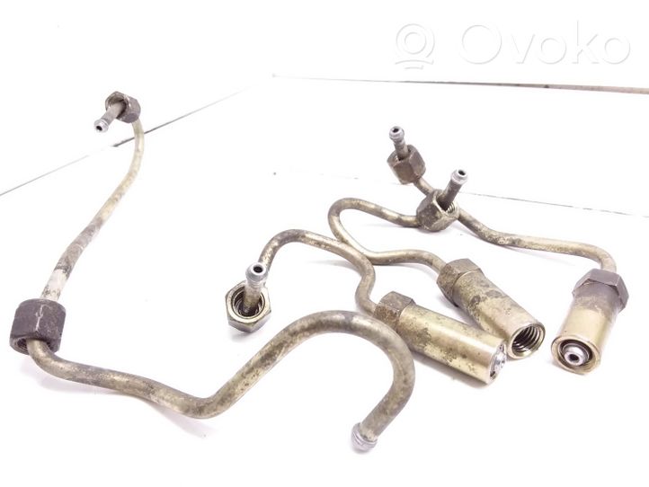 Nissan X-Trail T30 Tuyau d'alimentation conduite de carburant 