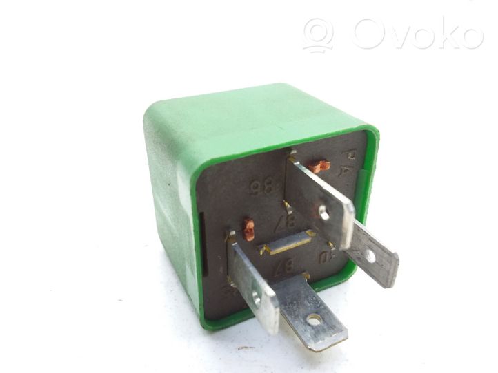 Opel Vectra B Hazard warning light relay 03447012