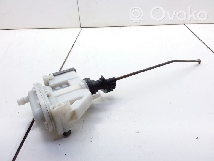 Volkswagen PASSAT B3 Motor de bloqueo de puertas 3A0862153B