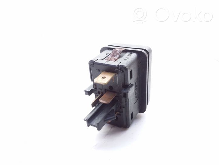 Ford Escort Windscreen/window heater switch 91AG18C621AA